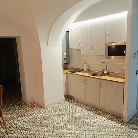 Al-Qazeres Suites Caces Exterior foto