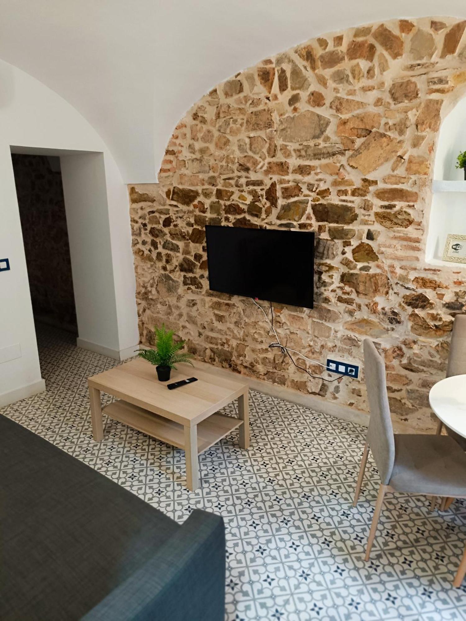 Al-Qazeres Suites Caces Exterior foto